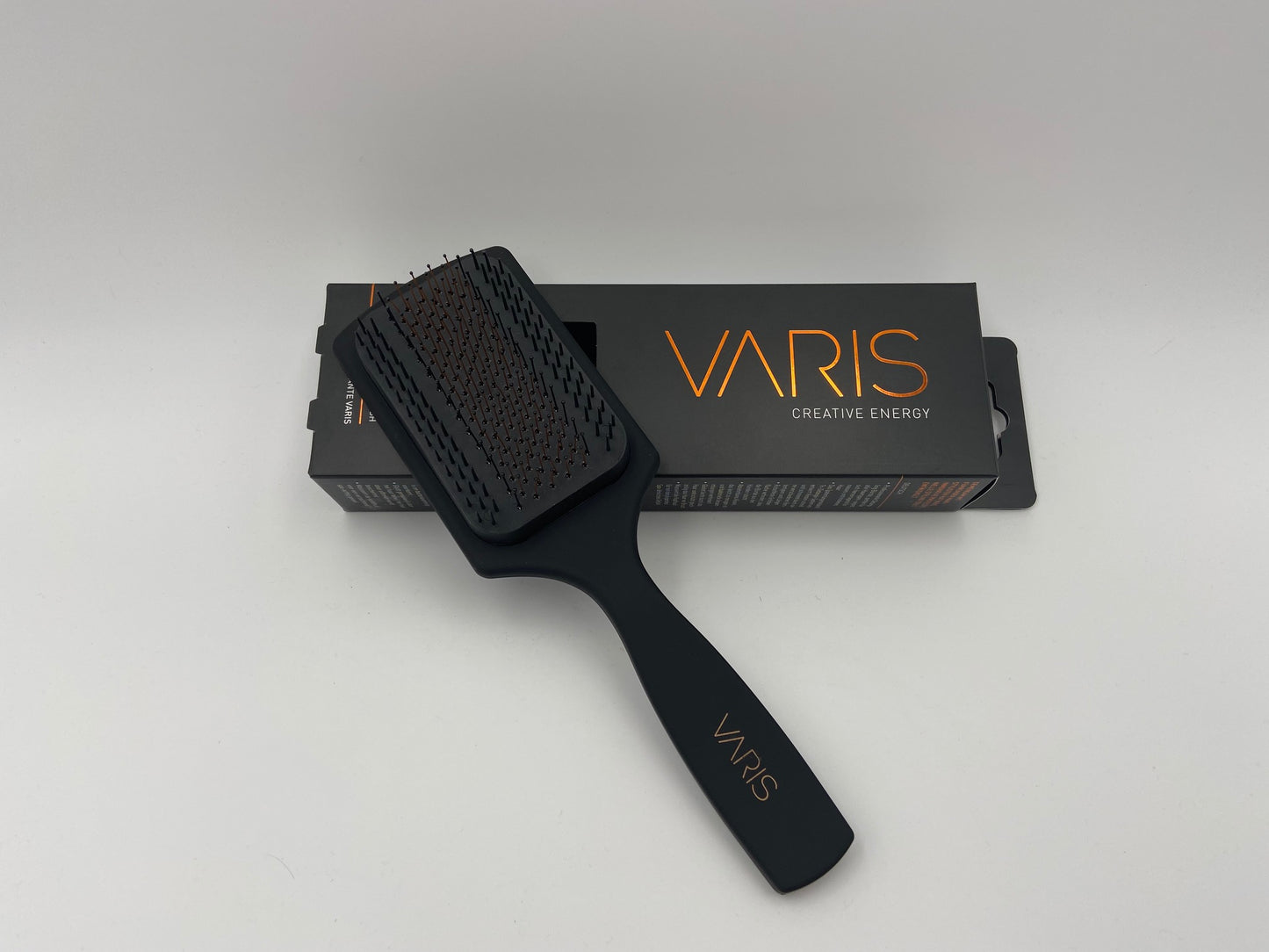 Varis Detangling Brush